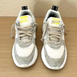 P448 white sneakers with shearling. Size 37